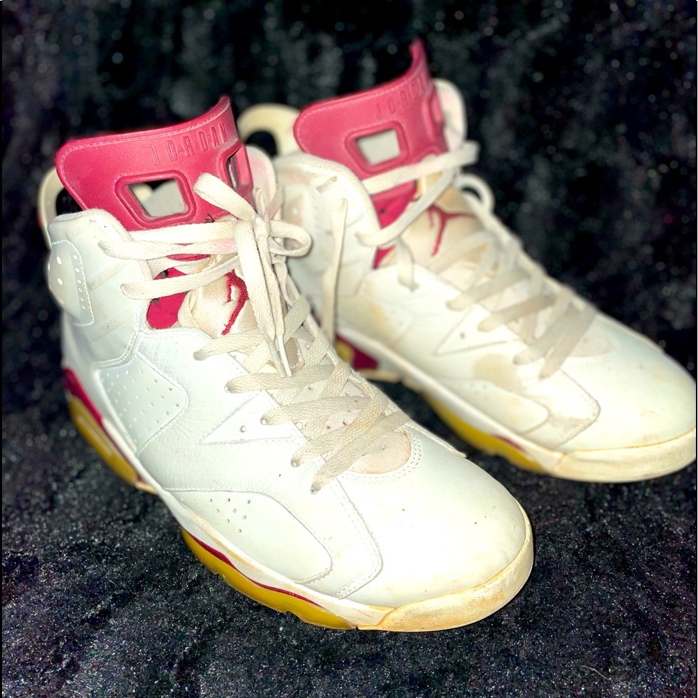 “Jordan Retro 6 Maroon”